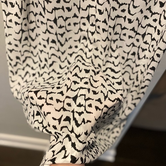 a.n.a. | A New Approach | Women's | Black and White Pattern Top Blouse | XL - Picture 5 of 10